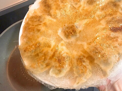 【画像付き解説】★パリパリ羽根付き餃子の焼き方★